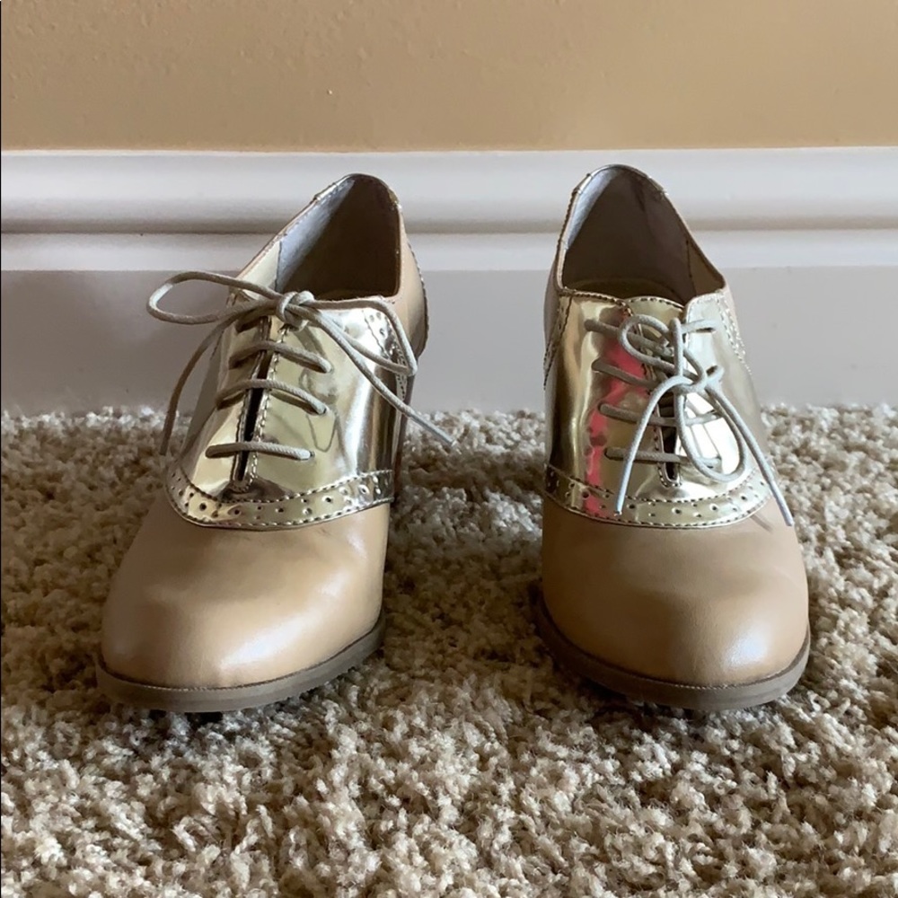 GH Bass and Co Heeled Oxfords